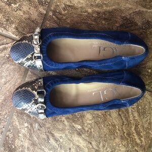 AGL women’s blue shoes size 38/7.5
